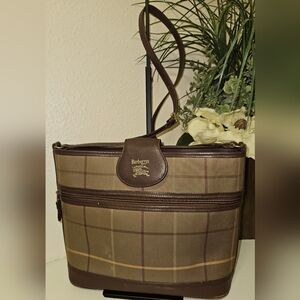 Burberrys Vintage Nova Check Shoulder Bag